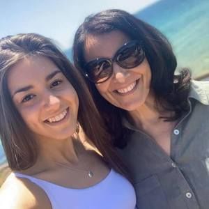 Meet your Posher, Pina